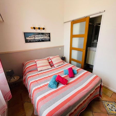 Hotel L'Escale Au Soleil แซงเตกูลฟ์ ภายนอก รูปภาพ