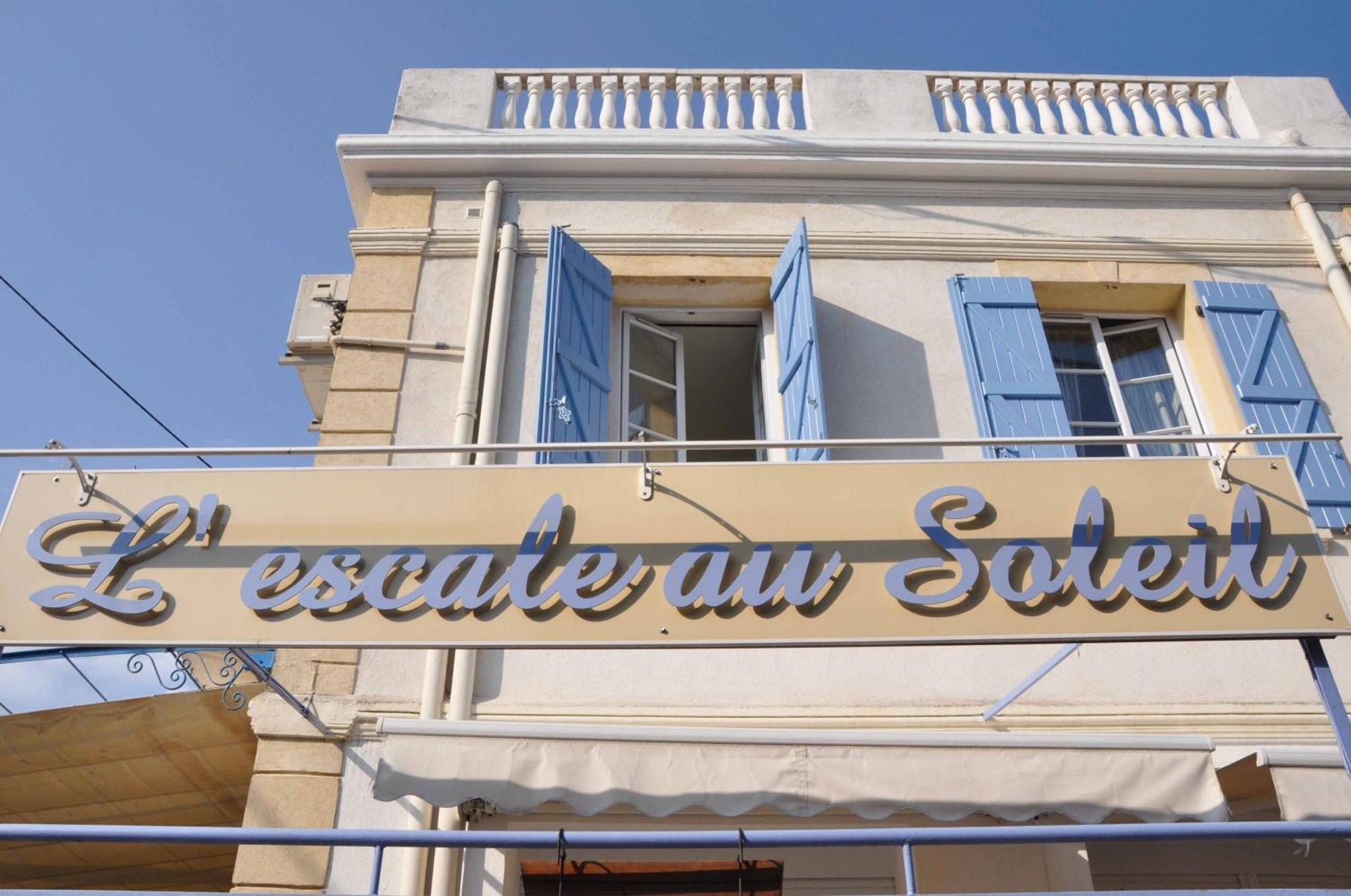Hotel L'Escale Au Soleil แซงเตกูลฟ์ ภายนอก รูปภาพ