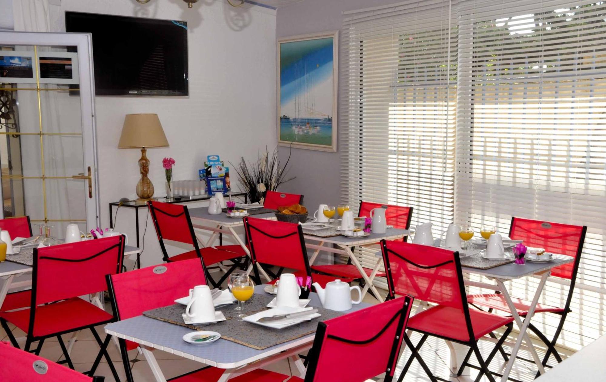 Hotel L'Escale Au Soleil แซงเตกูลฟ์ ภายนอก รูปภาพ