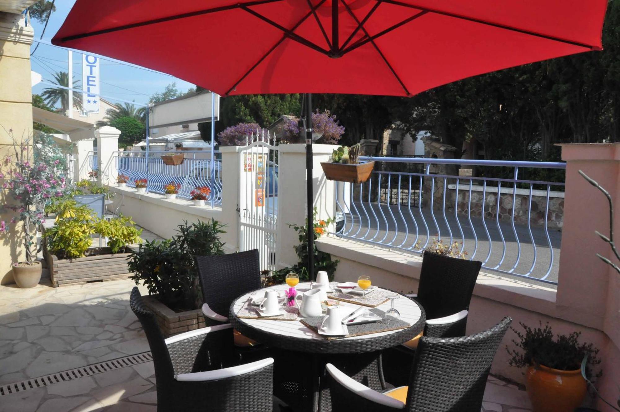 Hotel L'Escale Au Soleil แซงเตกูลฟ์ ภายนอก รูปภาพ