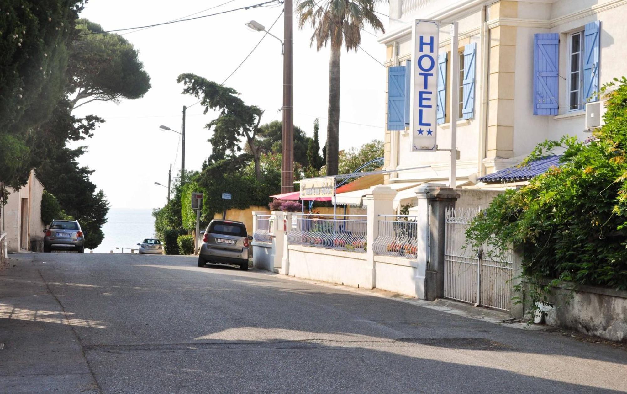 Hotel L'Escale Au Soleil แซงเตกูลฟ์ ภายนอก รูปภาพ