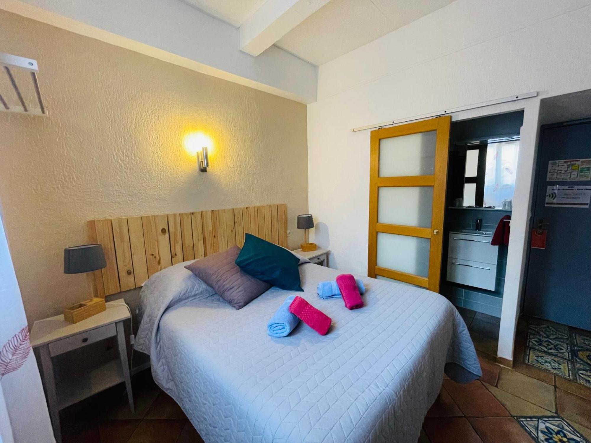 Hotel L'Escale Au Soleil แซงเตกูลฟ์ ภายนอก รูปภาพ