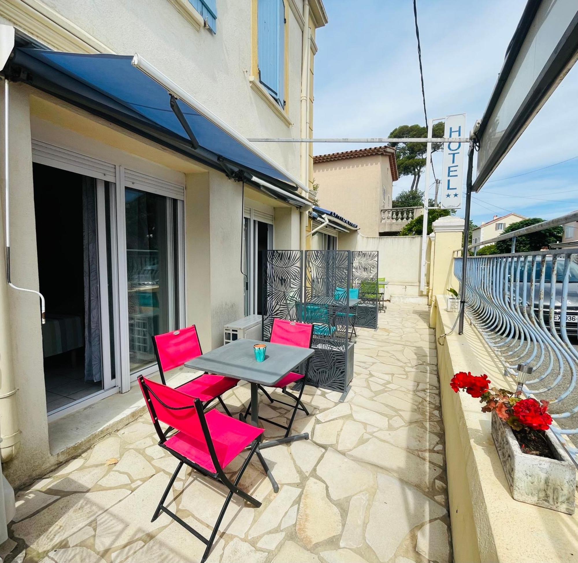 Hotel L'Escale Au Soleil แซงเตกูลฟ์ ภายนอก รูปภาพ