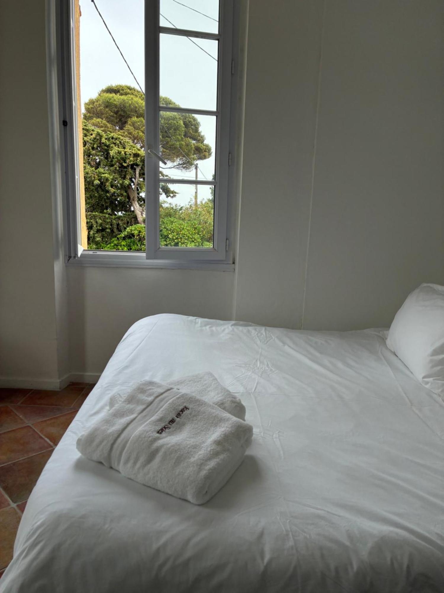 Hotel L'Escale Au Soleil แซงเตกูลฟ์ ภายนอก รูปภาพ